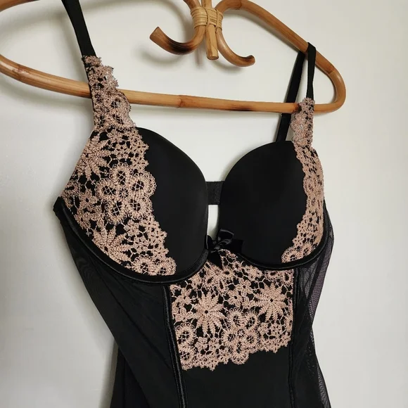 Nwot Victoria secrets bustier lace up corset